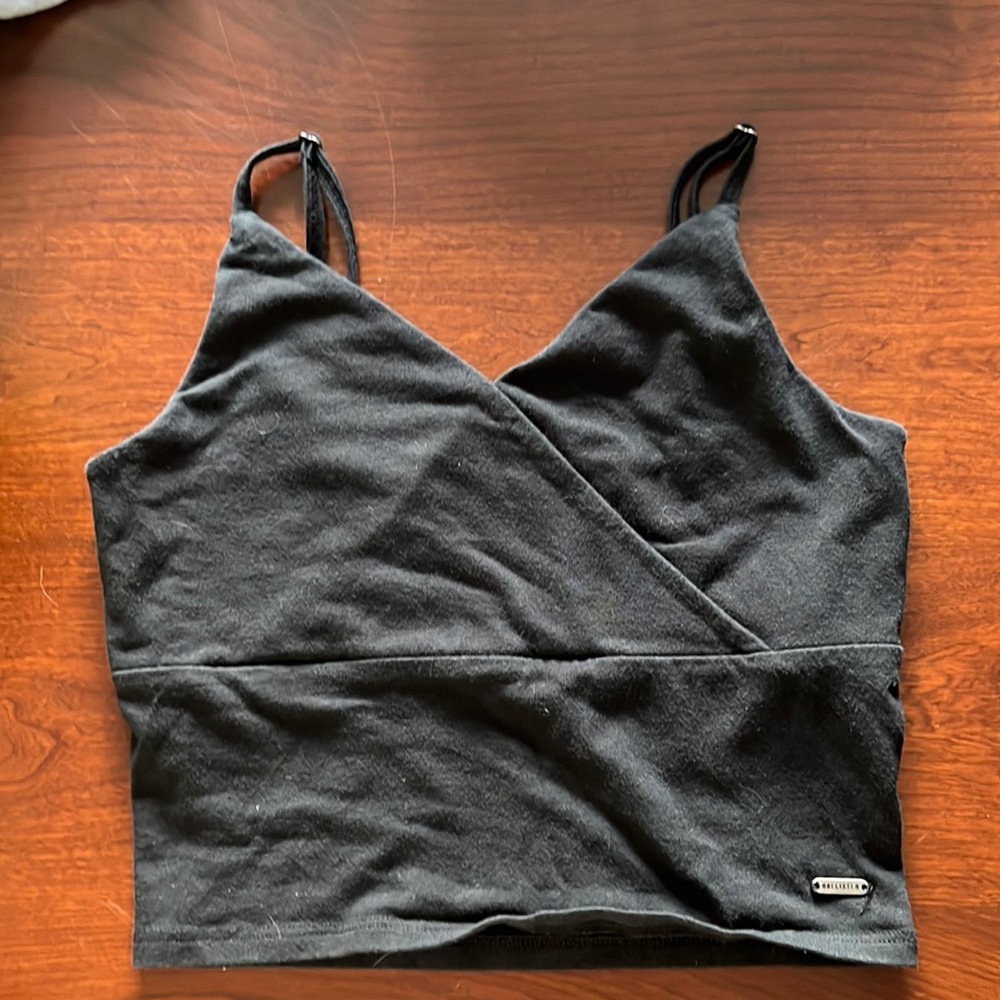 Black Hollister crop top